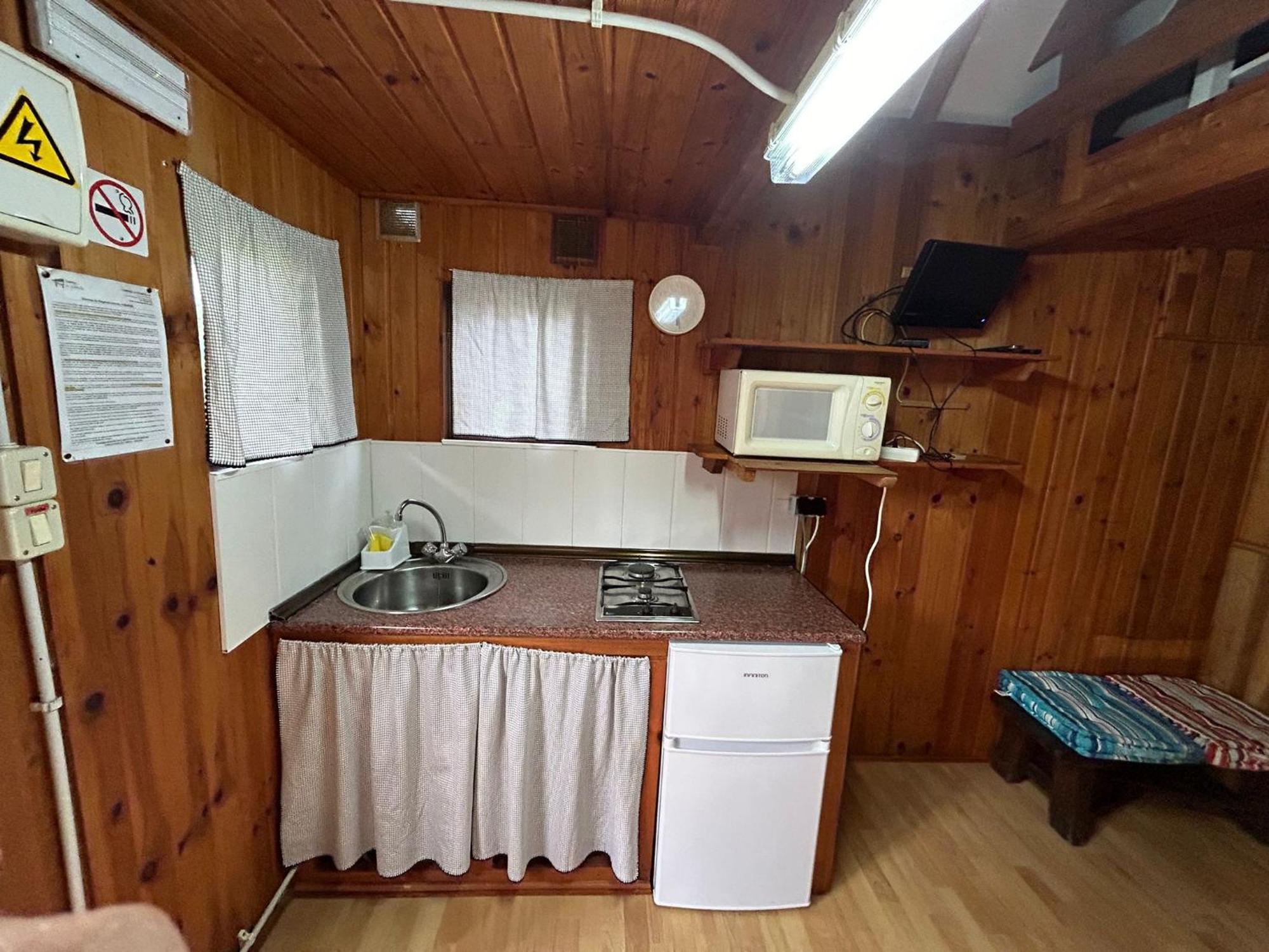 Camping A Grandella El Franco Luaran gambar