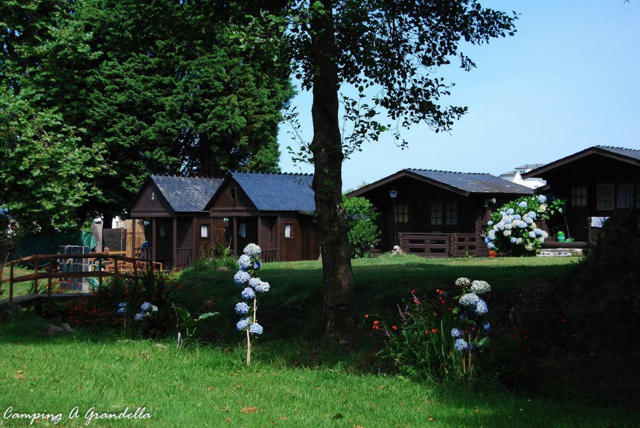 Camping A Grandella El Franco Luaran gambar