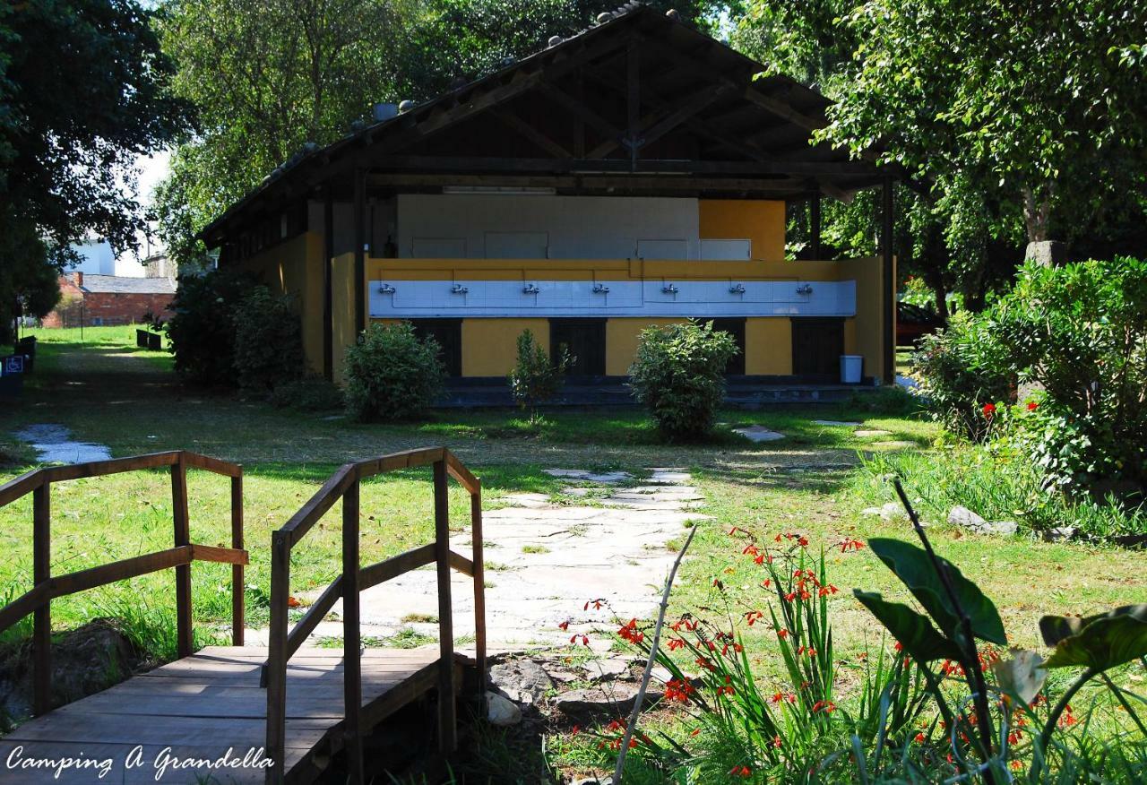 Camping A Grandella El Franco Luaran gambar